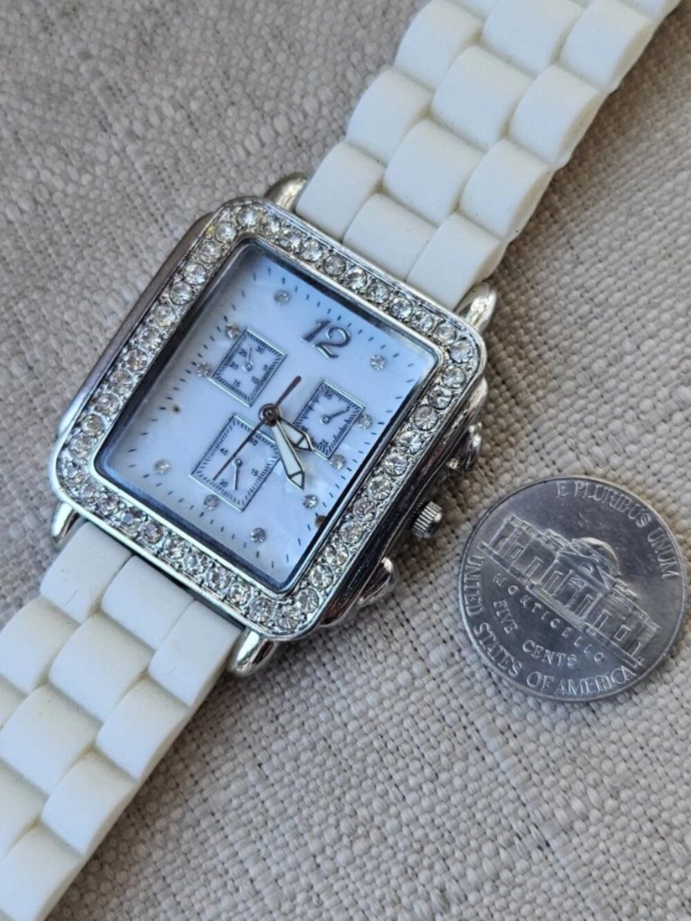 Share Fashion Wristwatch Crystals Accent Bezel Silver Tone Case Analog Quartz Wa - Picture 8 of 11